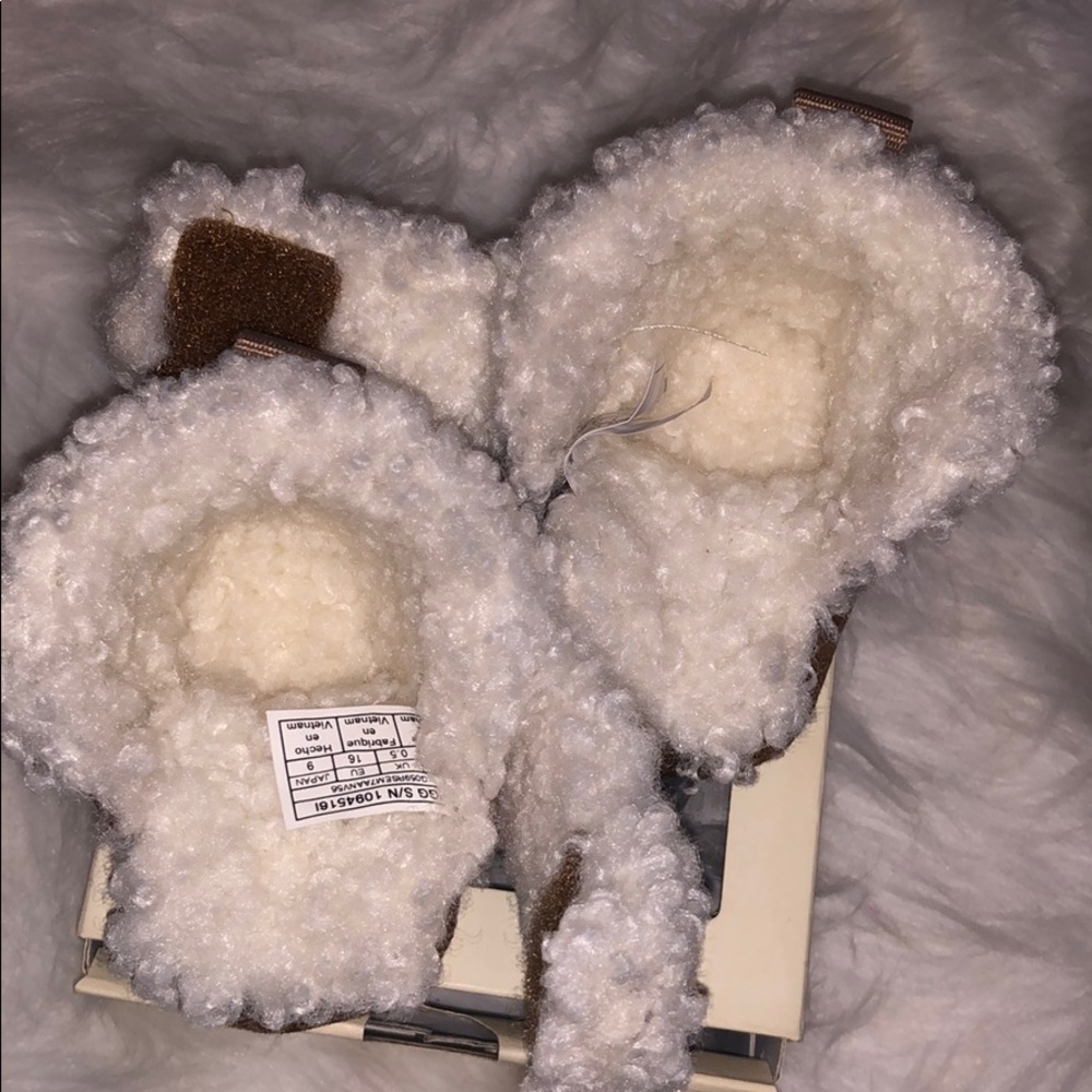 Uggs 0/1 - Picture 5 of 5